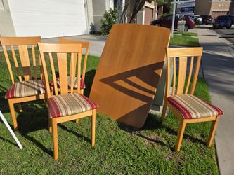 Wood Dining Table and 4 Chairs Set