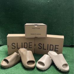 YEEZY SLIDE SIZE 9 Only Available 