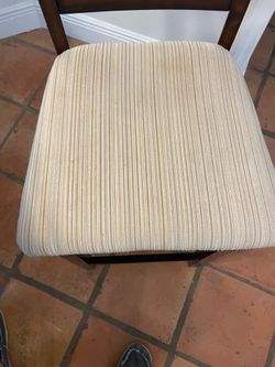 High top table with 4 chairs
