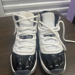 Concord jordan 11 - size 7Y