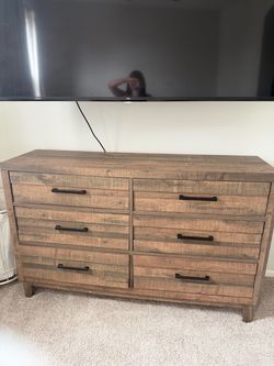 Living spaces Wood Dresser +2 nightstands