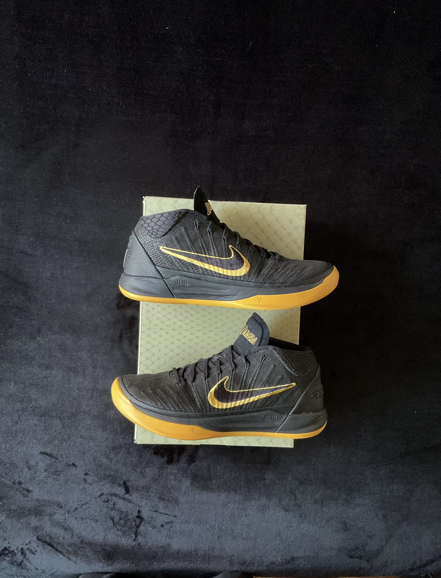 Men’s Nike Kobe AD Mid BM Size 9.5