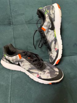 Nike Low-Top Sneakers Floral Print