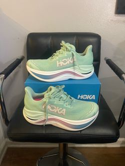 Hoka Sky ward X Size 10B Women’s $95
