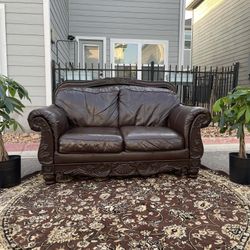 FREE DELIVERY Leather Sofá