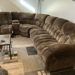 Nice Sectional  Sofa Most New Condition Duel  Elec Recliner