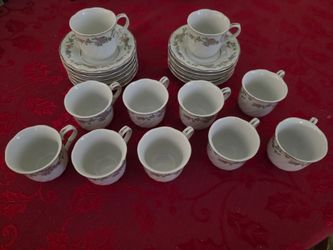 Porcelain Teacups & Saucers Set