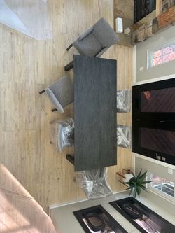 Berdhardt Loft Menton Dining table and chairs