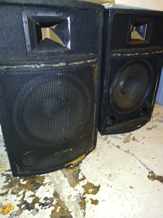 Speakers 50 For Both Only The Bottom Works As Is