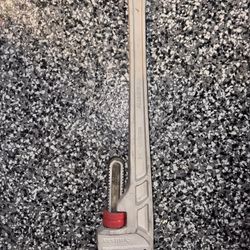 24in Husky Aluminum Pipe Wrench