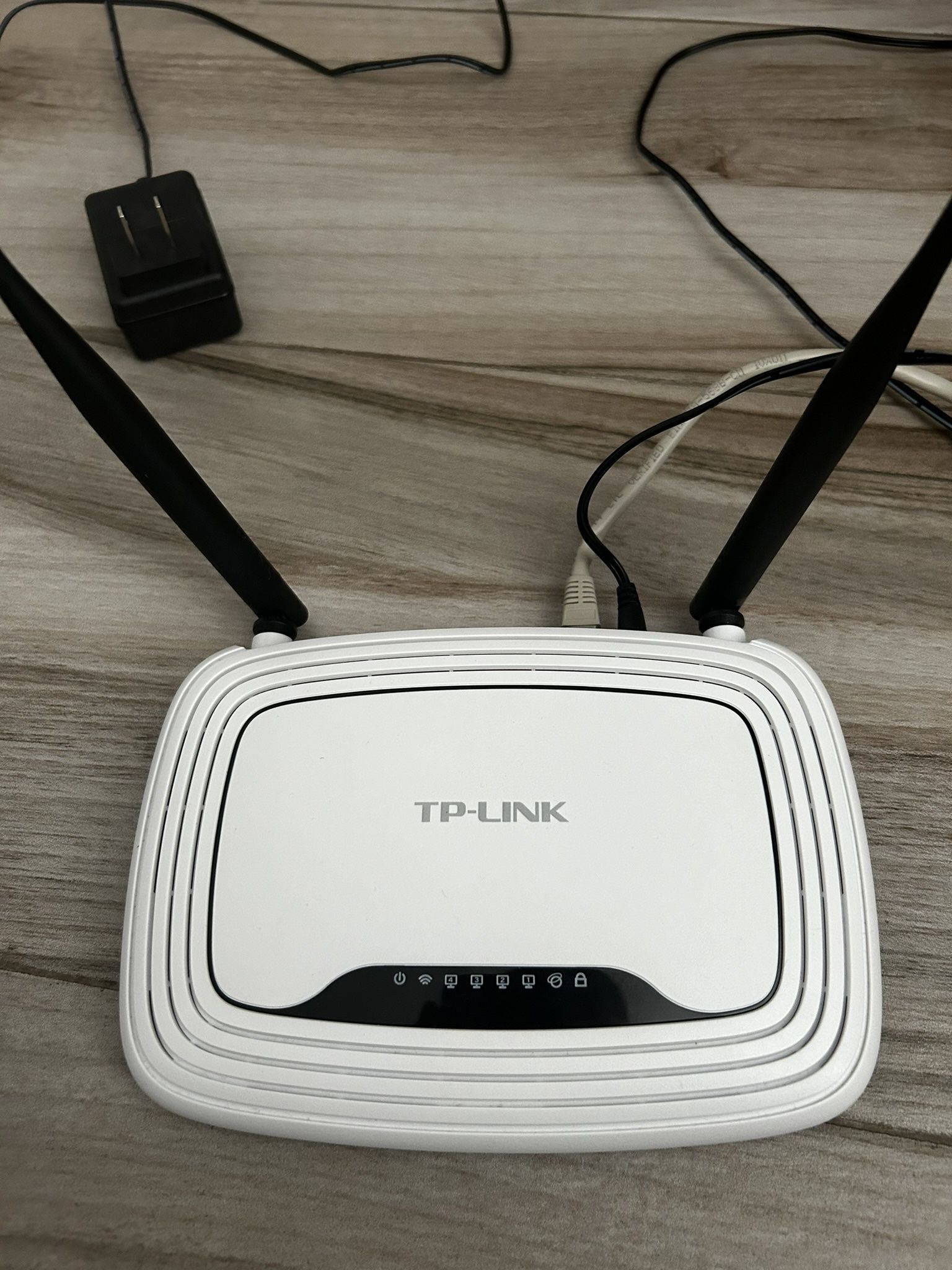 TP link Wireless N 300 Mbps Internet Router