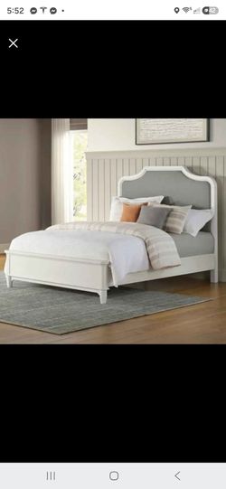 🔥🛌Lila Queen Bed Frame – Upholstered Headboard (New open box/ Assembly Required)