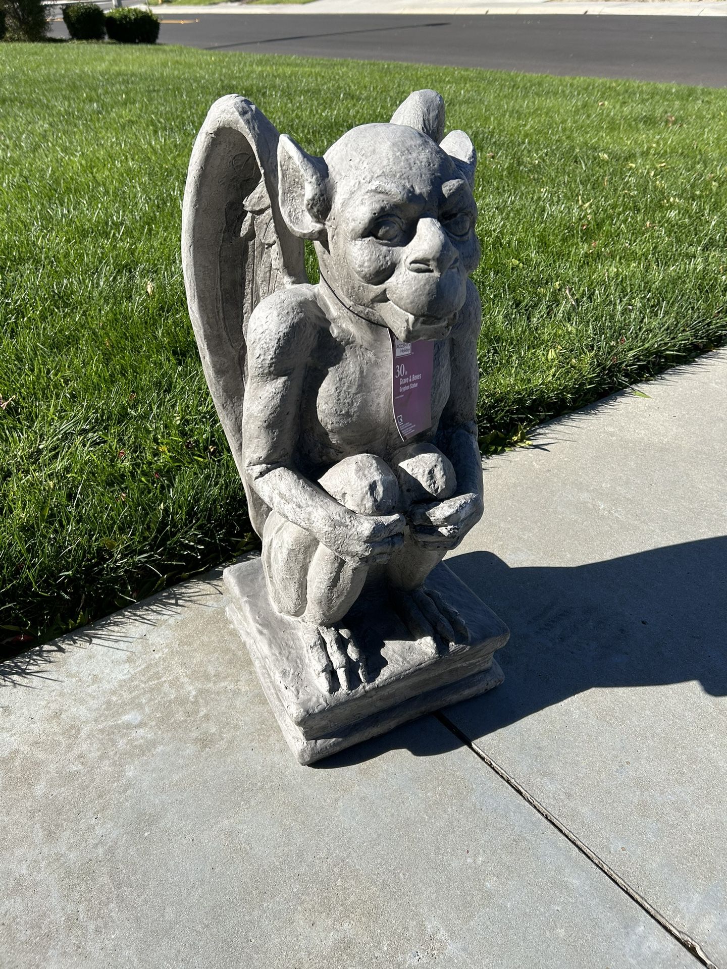 30” Home Depot Gryphon Statue Halloween Decoration