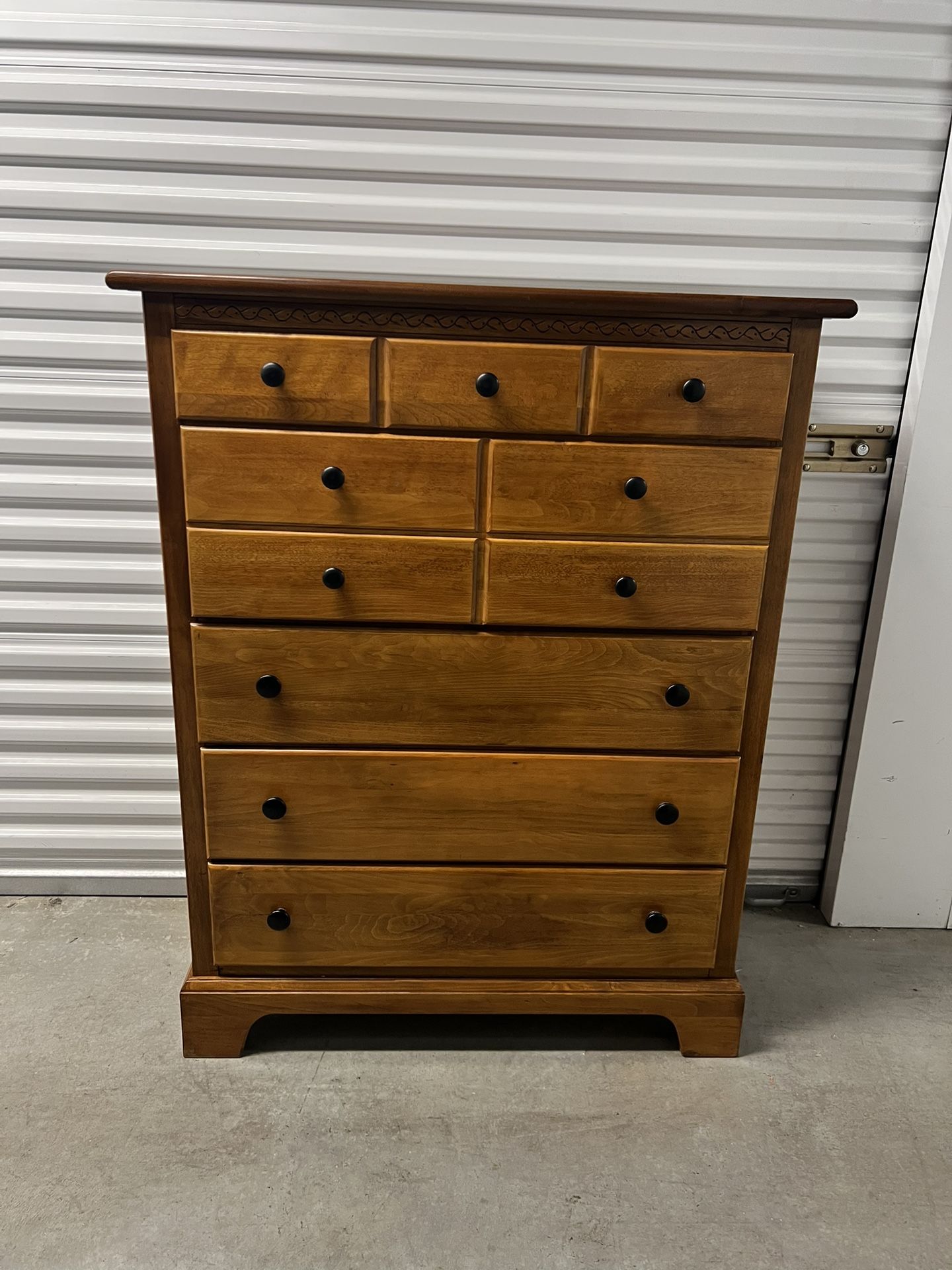 Solid Wood 5 Drawer Dresser / Delivery Available
