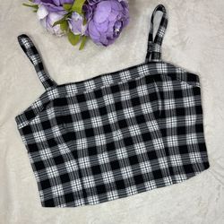 Hollister Black and White Plaid Crop Top