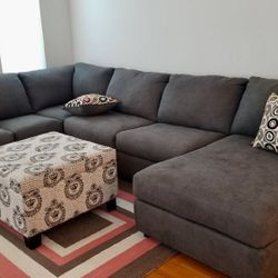 Like New - Modern Gray Sectional Sofa Couch w/ Chaise & Ottoman & Delivery Available