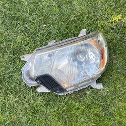 Toyota Tacoma 2012-15 Headlight (Left Side)