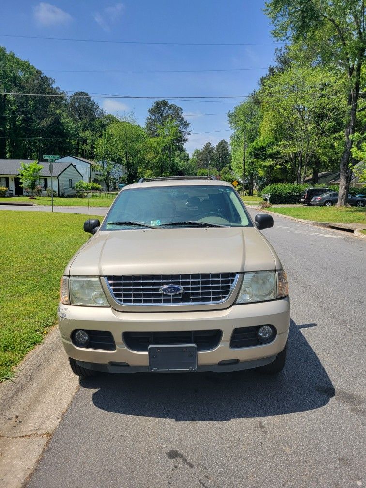 2004 Ford Explorer