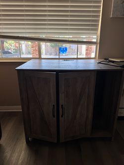 Litter box cabinet