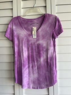 NWT Women’s Seriously Soft V Neck Tee Shirt