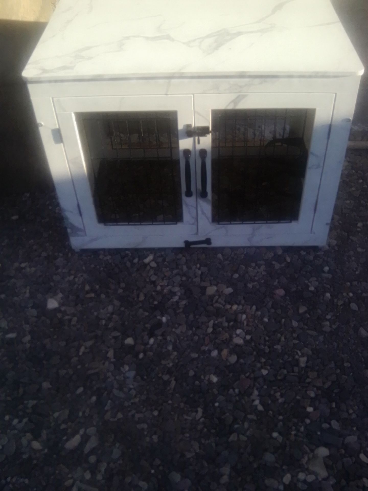 Piskyet Wooden Dog House