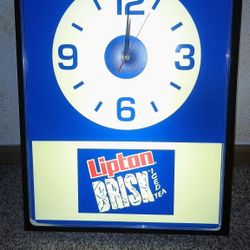 Vintage 90's Bar Light Pool Table Barware Restaurant Man Cave Clock Vintage 90's brand new condition Restaurant Advertising Pool Table Lipton Brisk Ic
