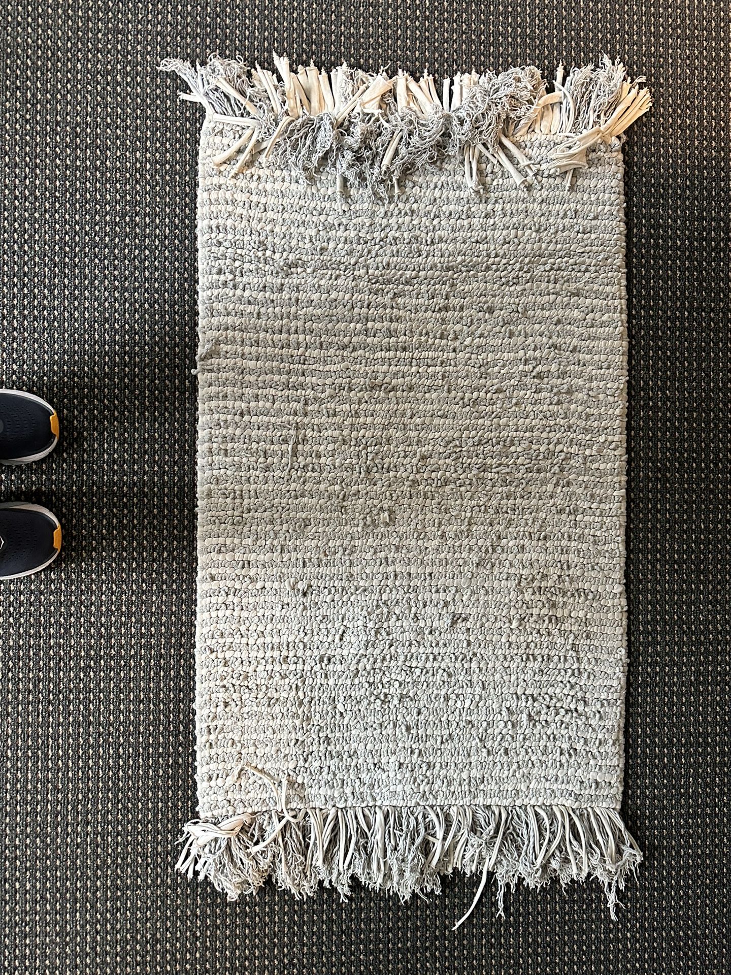 🚨 MOVING SALE! Modern Geometric Runner Rug - 28" x 53" - Clean, Minimalist Style