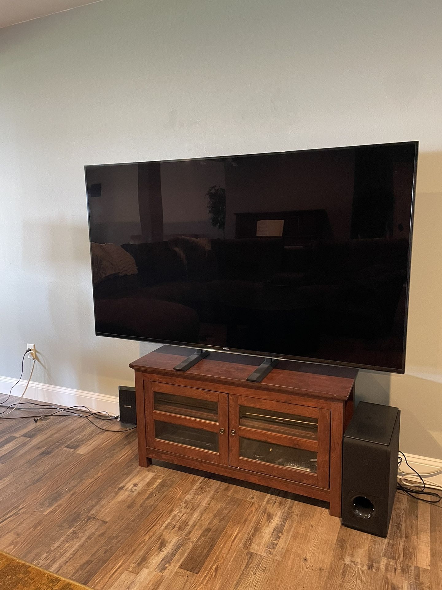 Samsung W75” Led H6300 Series Smart TV