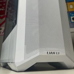 LIAN LI: Custom Build PC 