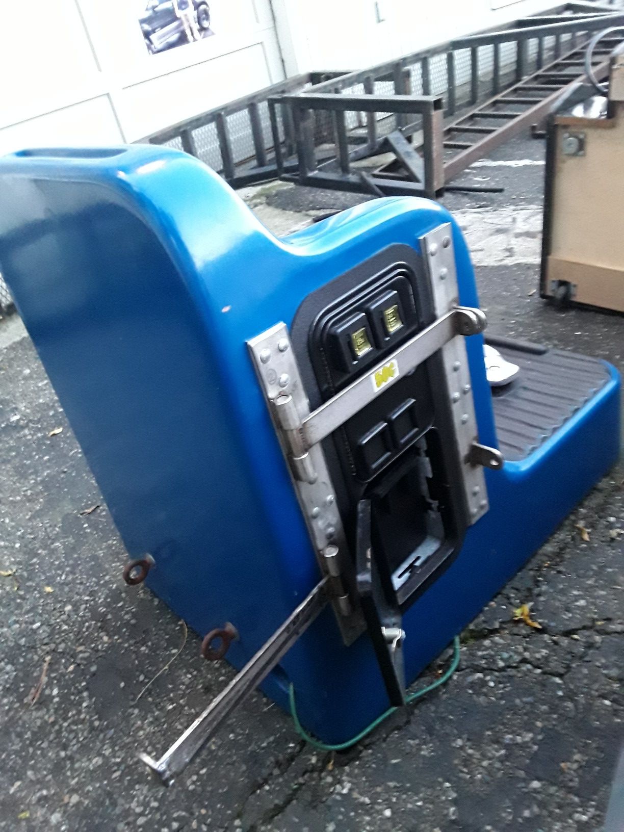 FOOTSIE WOOTSIE FOOT MASSAGE CHAIR for Sale in Seattle, WA OfferUp