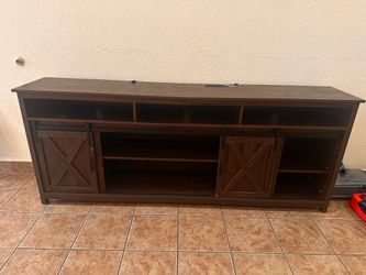 Entertainment center
