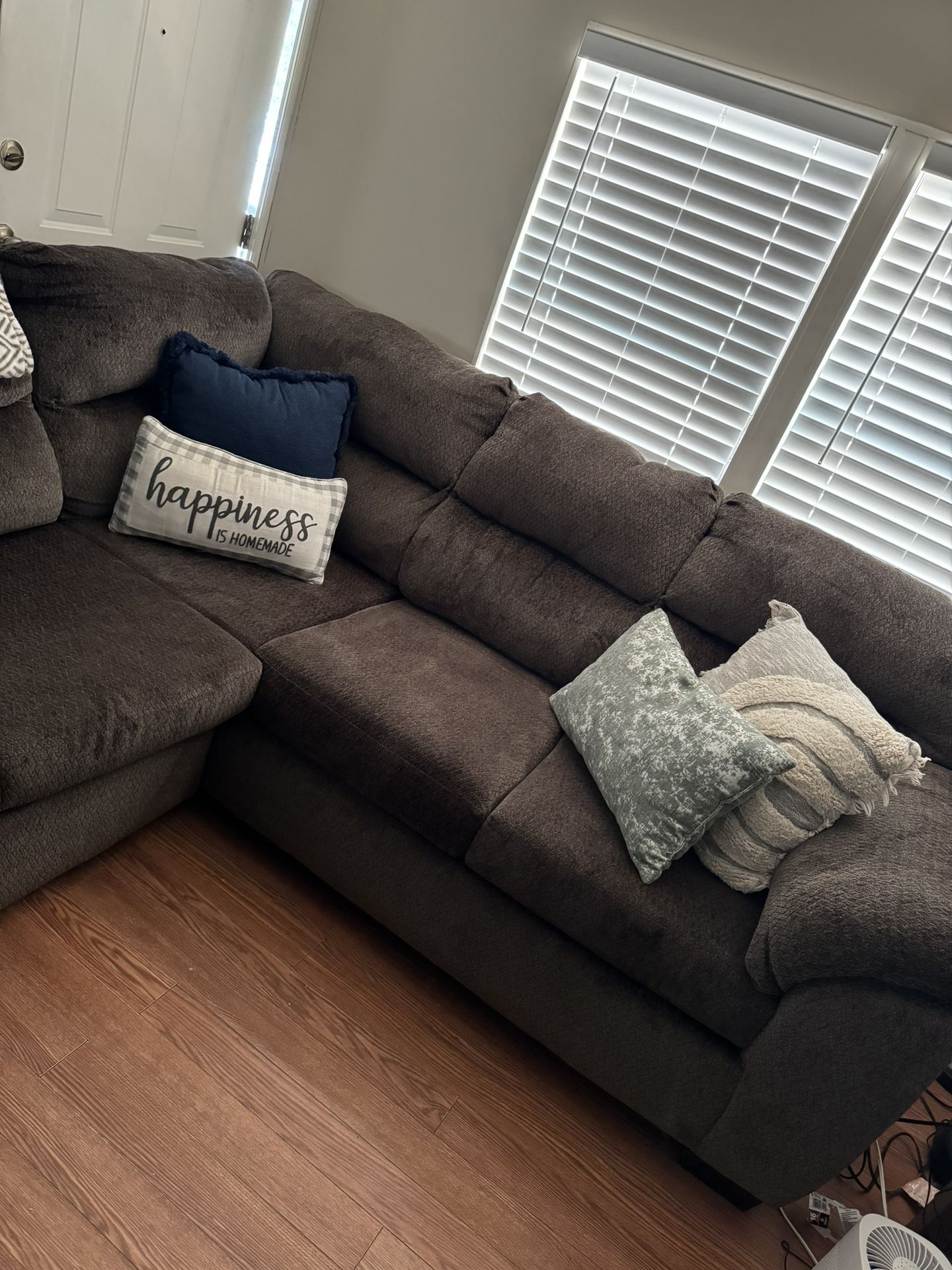 Gently used full sectional! 