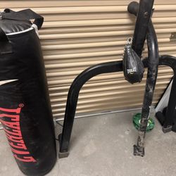 Everlast Punching Bag W Stand And Speed Bag