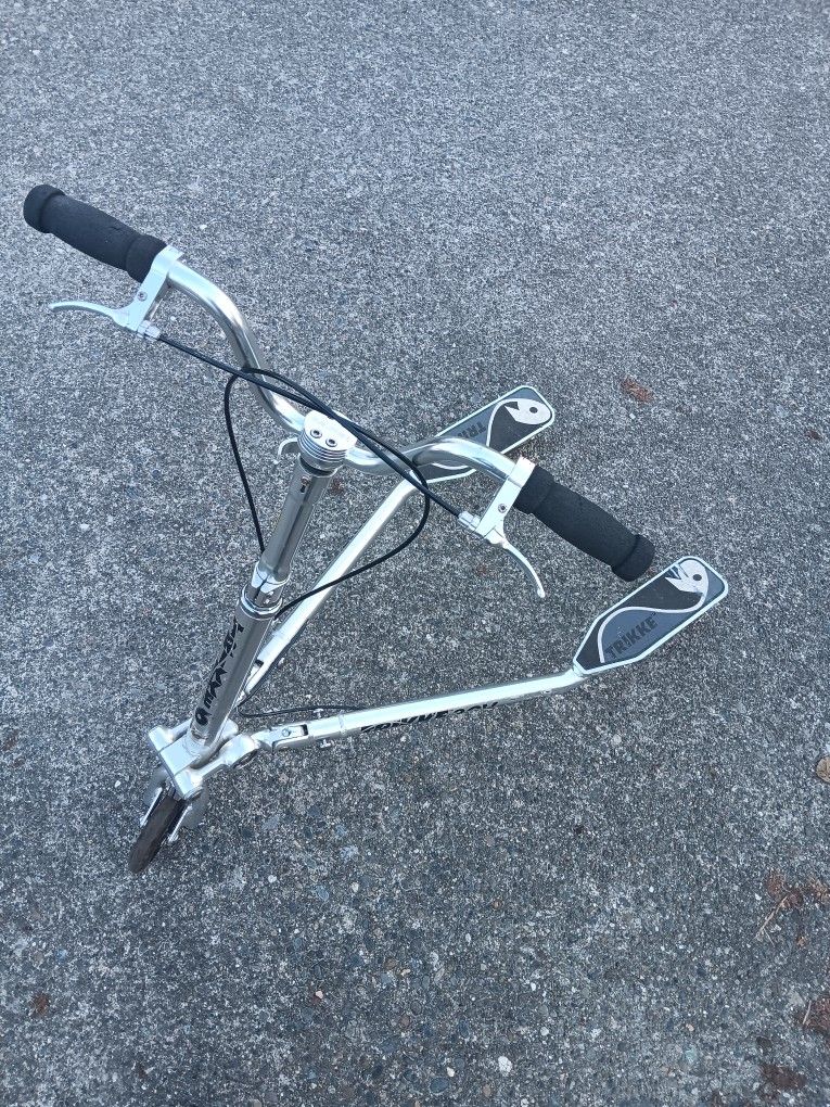 Trikke Carving Wheel Scooter 6-3 Good Condition. For Pick Up Fremont Seattle. No Low Ball Offers Please. No Trades