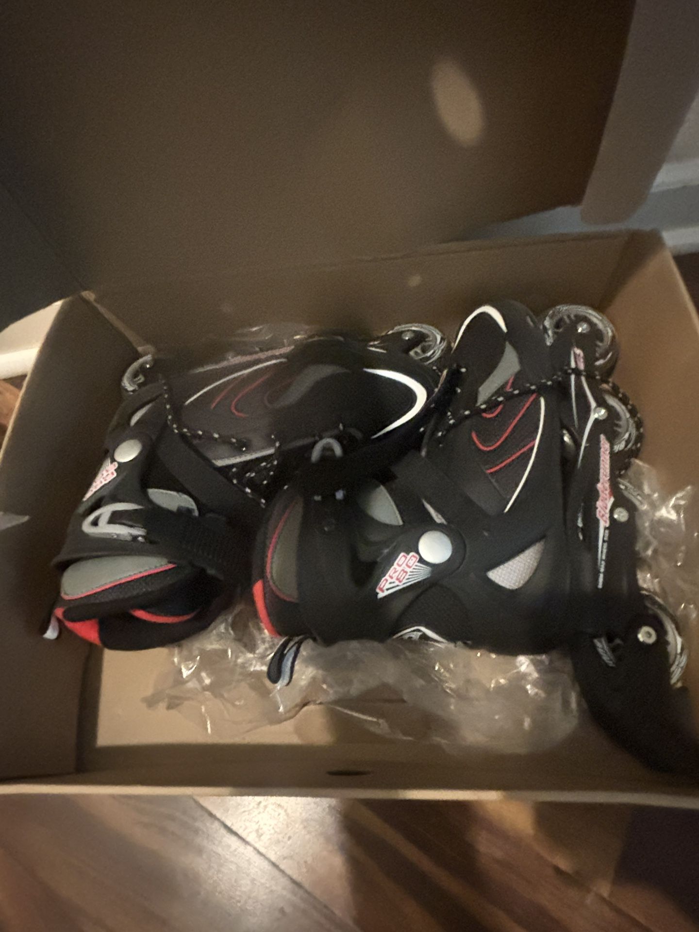 Men’s size 10 rollerblades