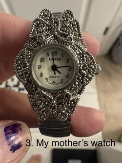 Woman’s Lavani Quartz Vintage Watch