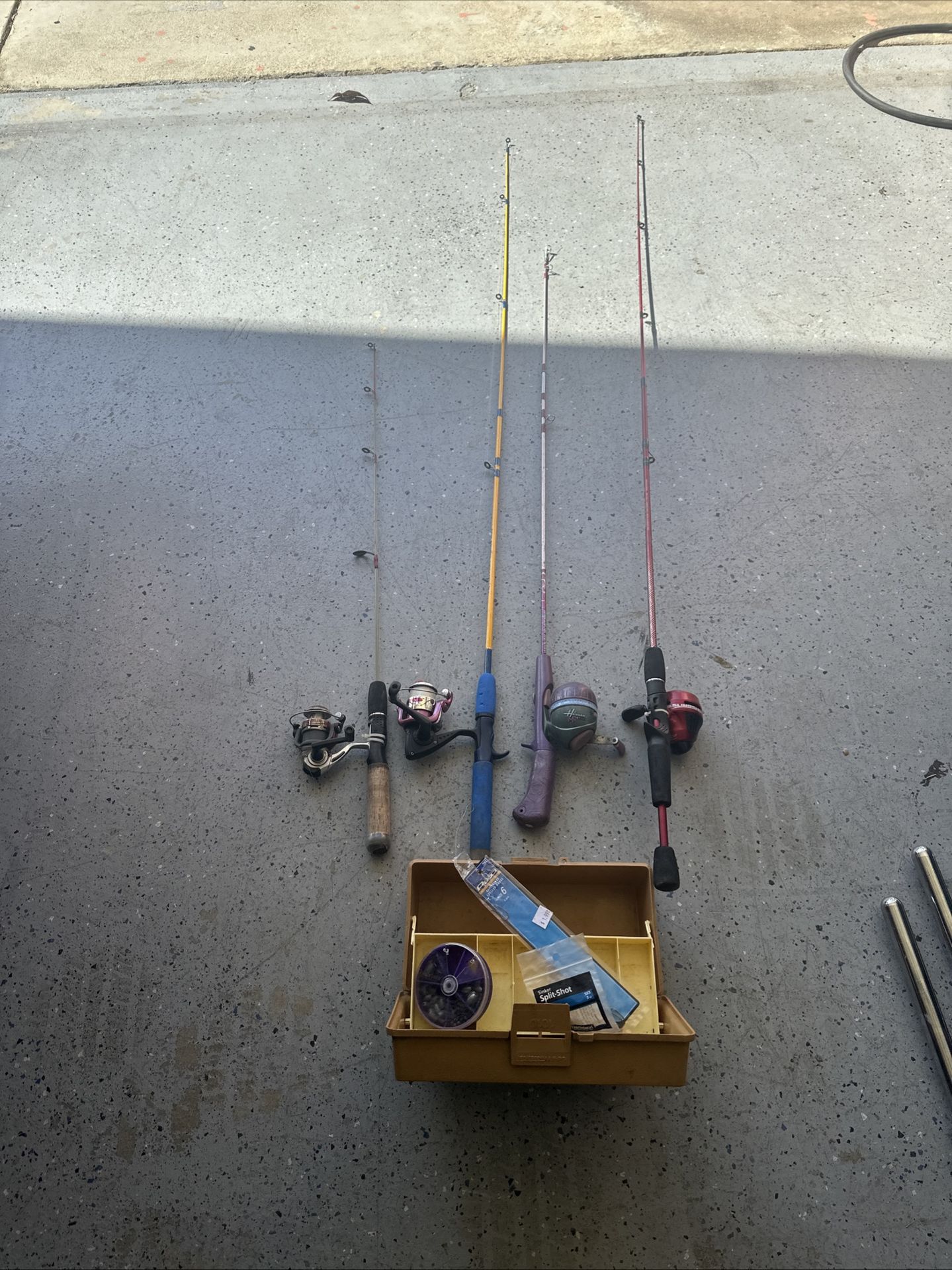 Lot of 4 Vintage fishing rods and reels