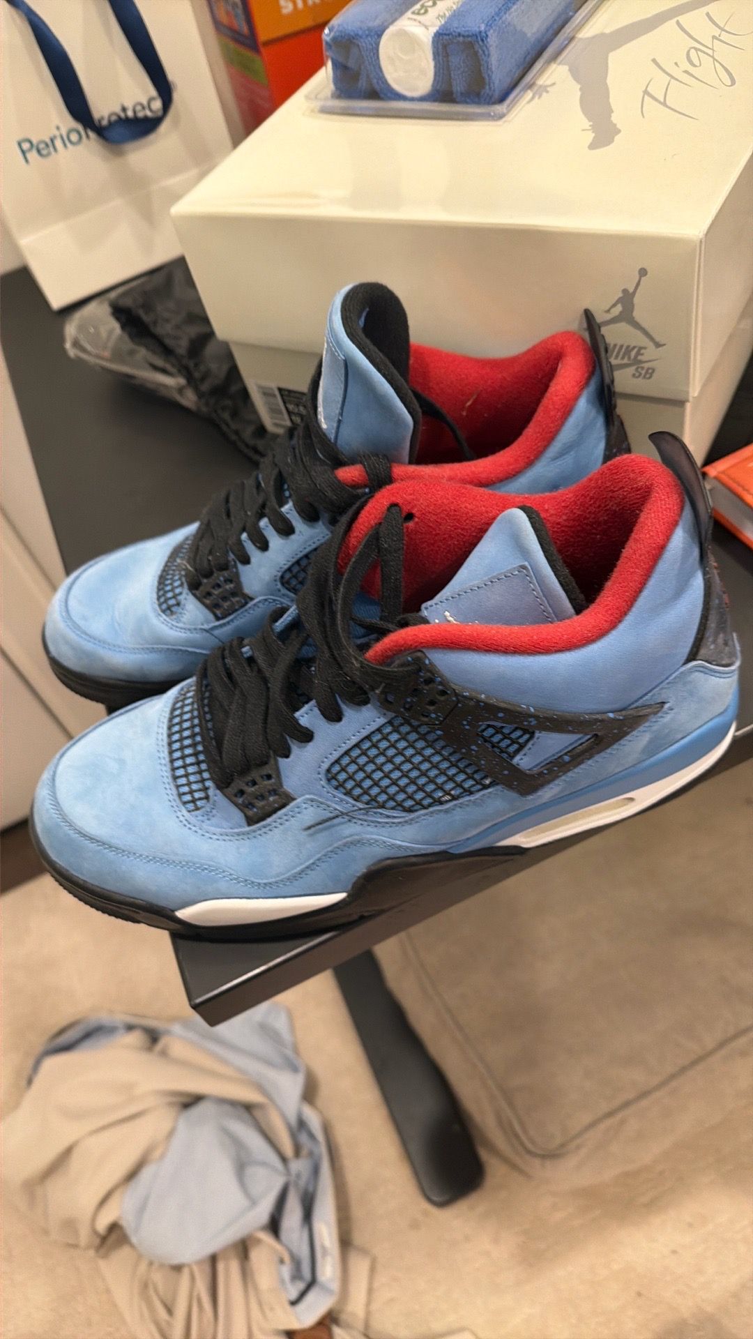 Travis Scott Jordan 4’s