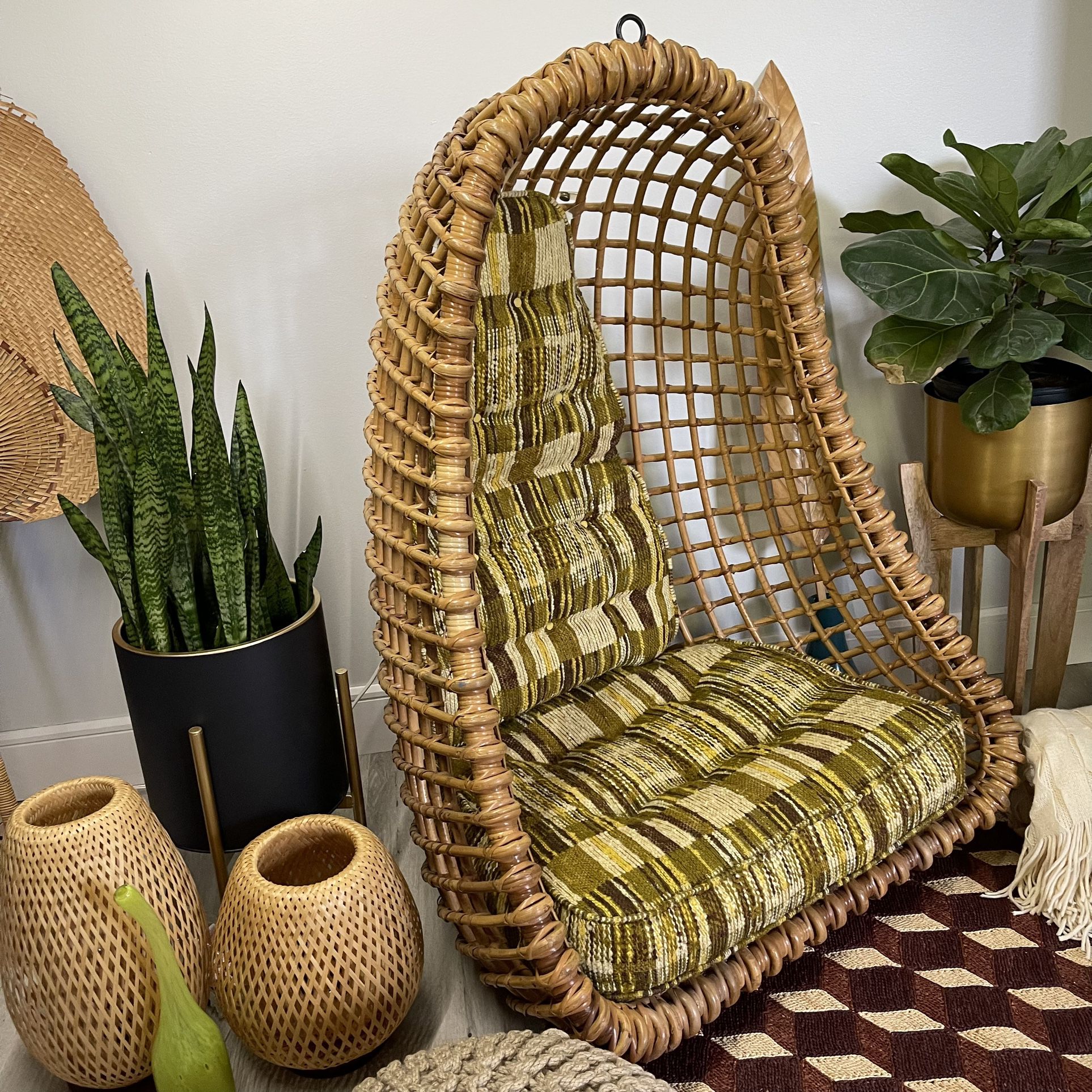 WAUCONDA: Vintage 1970’s Calif-Asia Rattan Hanging Chair 🤩 Original Cushions