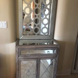 Mirror cabinet