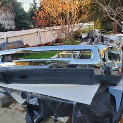 2012 Ram 2500/3500hd Front Bumper W/ Fog Lights