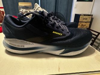 Brooks Men’s Adrenaline GTS 24 Supportive Running Shoe