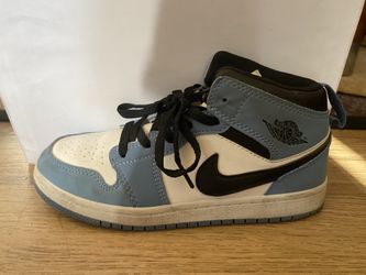 Universal Blue Jordan Size 3