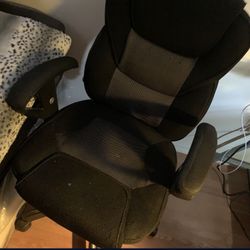 OFFICE CHAIR
