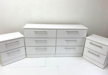 Dresser And 2 Nightstands  - Cómoda Y 2 Mesitas de noche