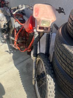 Honda Dirt Bike for Parts or Repair