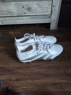 Adidas Predator Cletes