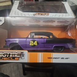Jada 1:24 Big Time Muscle 1957 Chevy Bel Air Hard Top (Purple & Black))