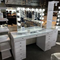 White Vanity Table & Mirror With Bluetooth 