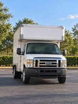 2009 Ford E-450 6.8L
